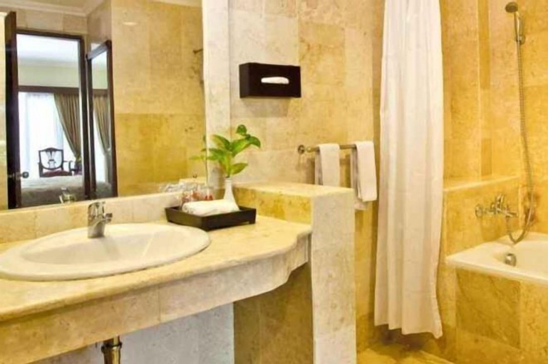 Bathroom 10