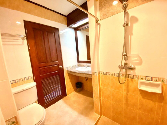 Bathroom 4, Crystal Hotel Krabi, Mueang Krabi