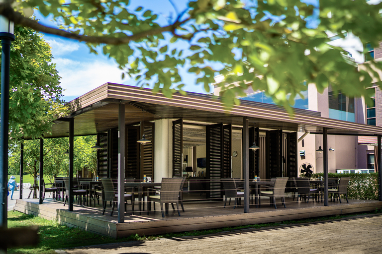 Exterior & Views 22