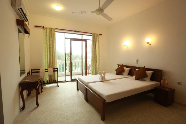 Bedroom 2, Sumadai Beach Hotel, Beruwala