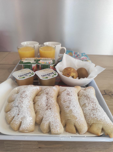 Food and beverages 2, Les quatre chenes, Var