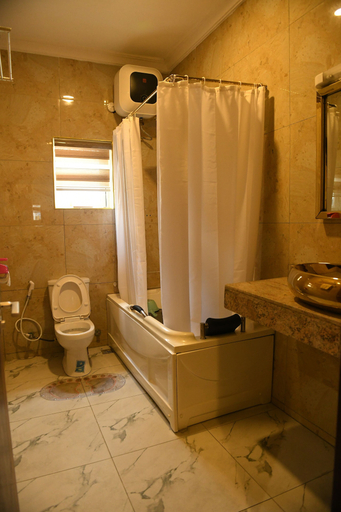 Bathroom 3, Portland Resort Hotel, Obio/Akp