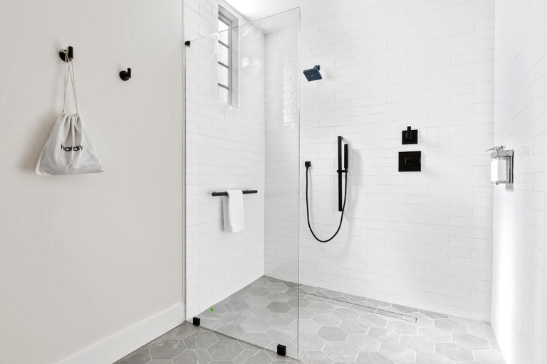 Bathroom 2, 27 on Park Boutique Hotel & Venue, Lumpkin