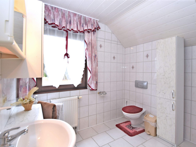 Bathroom 4, Gemutliches Familienapartment, Vogtlandkreis