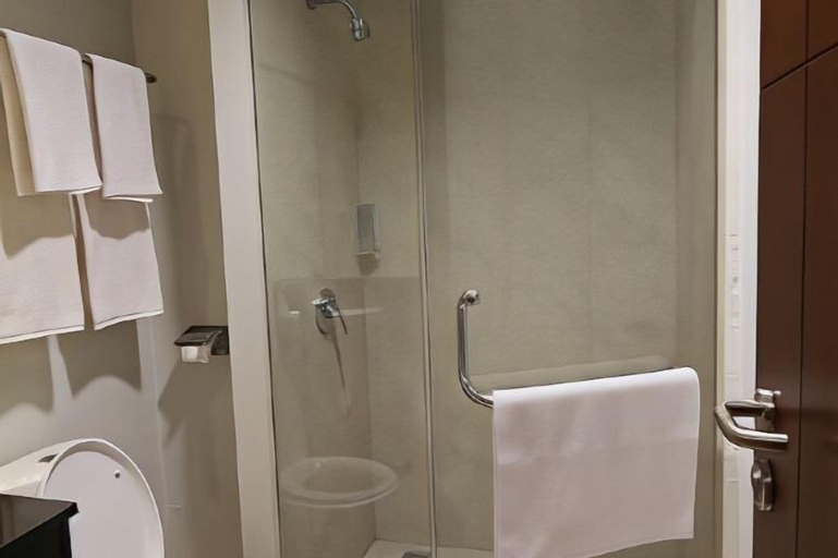 Bathroom 17