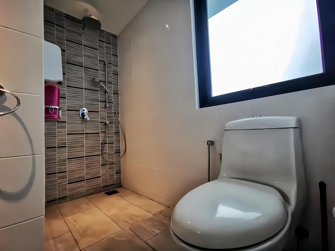Bathroom 4, Sunrise Gurney, Penang Island