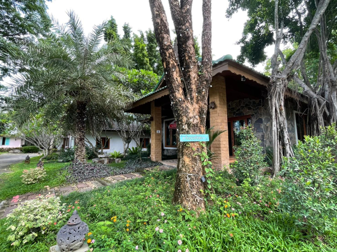 Public Area 4, Green Tree Resort, K. Doi Lo