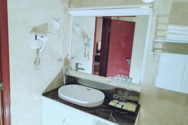 Bathroom 4, Gangu Hotel, Tianshui