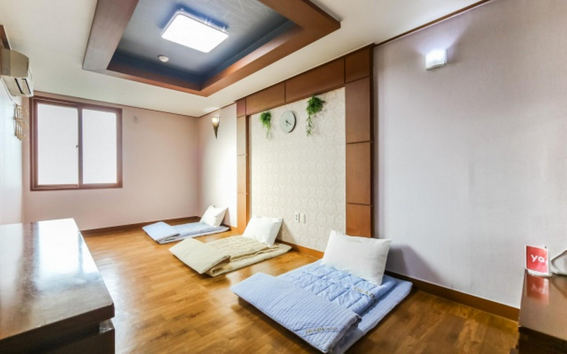 Others 4, Geojedo Jangpyeong Prada, Geoje