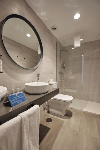 Bathroom 5, Pombal Rooms, A Coruña