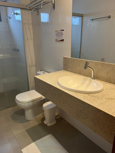 Bathroom 4, Bravo's Hotel, Xinguara