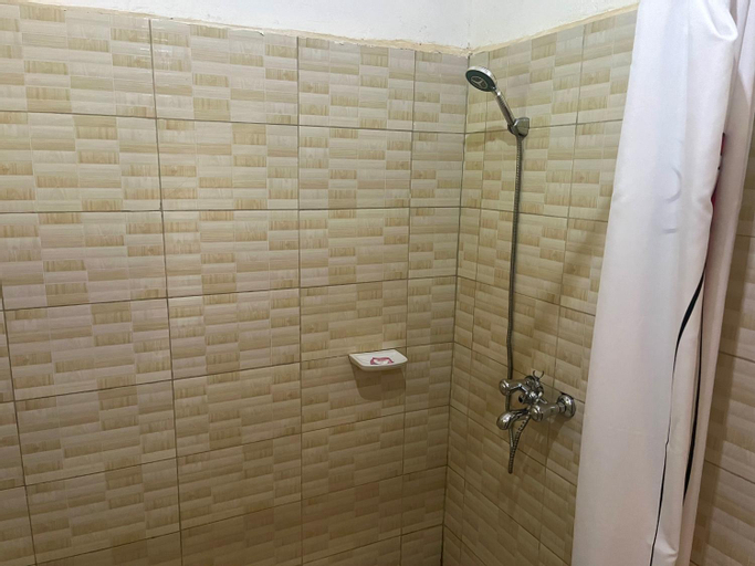 Bathroom 11