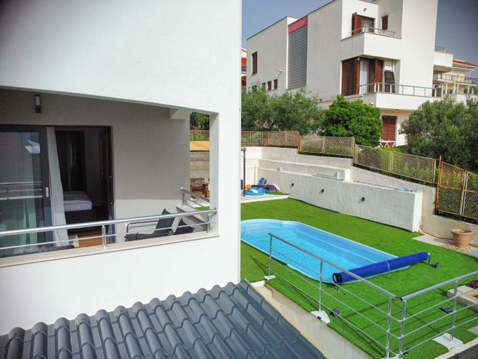 Exterior & Views, Apartments Neli, Okrug