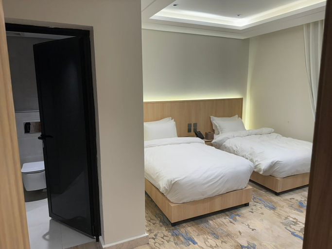 Others 3, AYAS Hotel