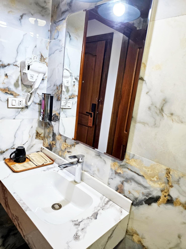 Bathroom 4, SKY HOTEL, Vangvieng