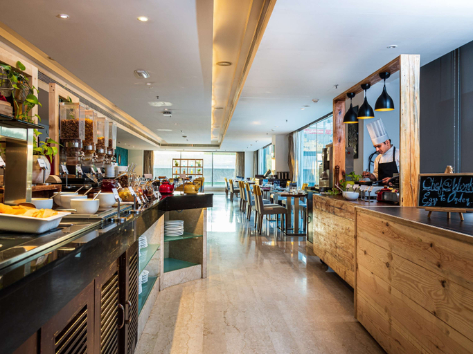 Food & Drinks 2, Mercure Hyderabad KCP, Hyderabad