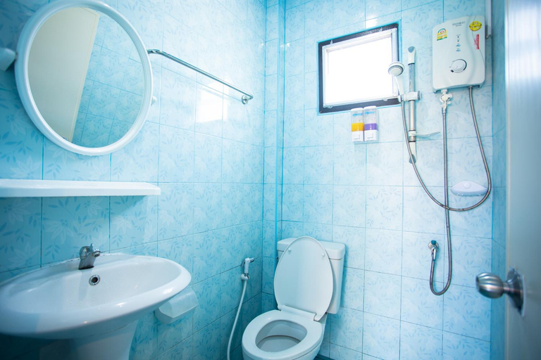Bathroom 4