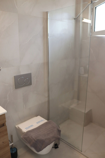 Bathroom 5, Feel Breeze Athens, Attica