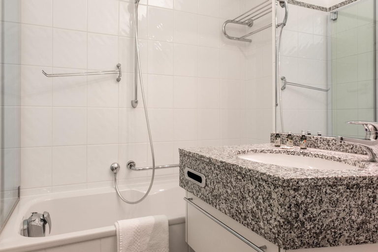 Bedroom 4, Apartment Alpenrose 2.5 mit Mitbenutzung SPA & Wellness - GRIWA RENT AG, Interlaken