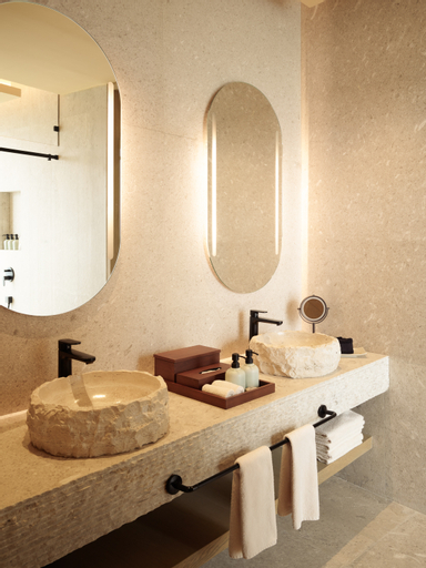 Bathroom 10