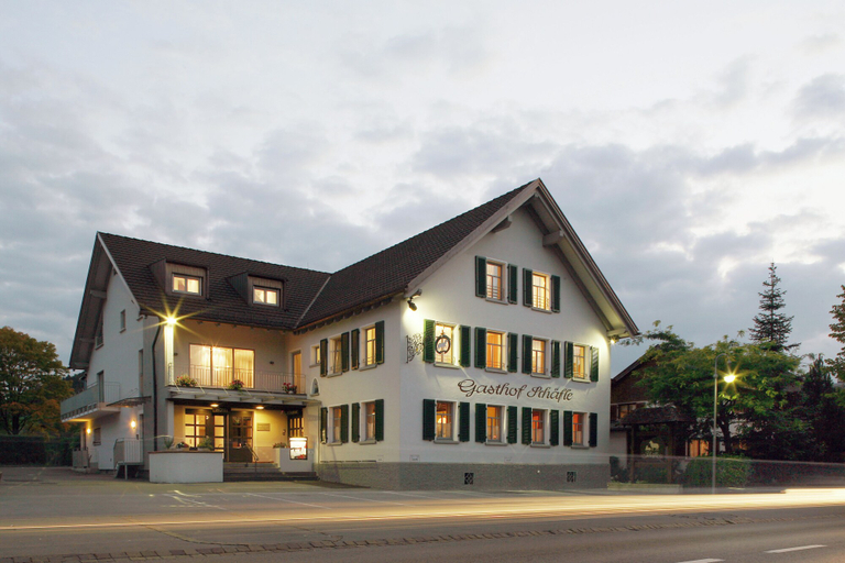 Exterior & Views