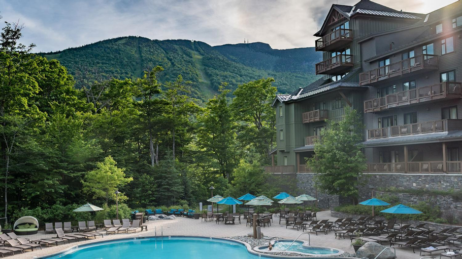 Sport & Beauty 4, 1125 Lodge At Spruce Peak Ski In Ski In Ski Out King Studio, Lamoille