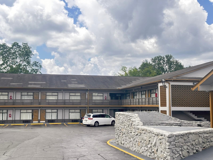Exterior & Views 5, Budget Inn, Walker
