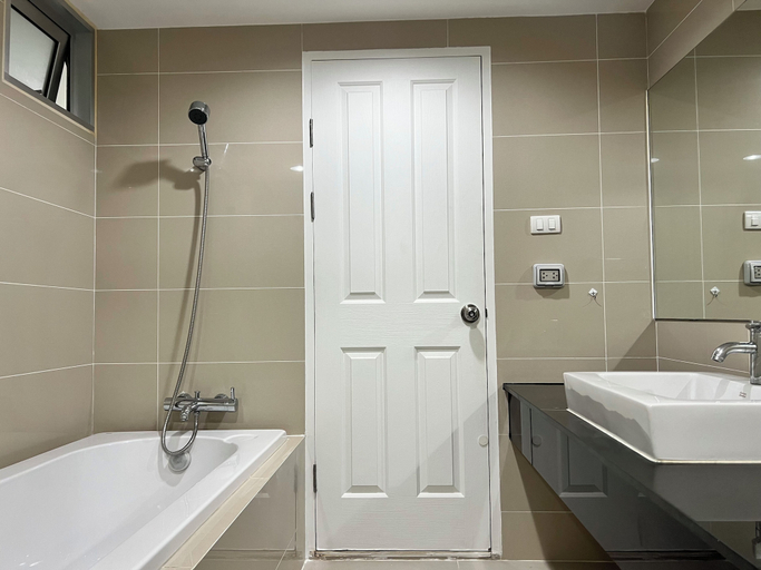 Bathroom 3, Belle Rama9 Boutique Apartments, Huai Kwang