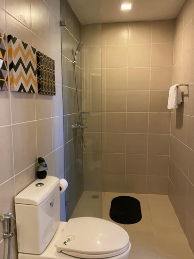 Others 4, 2 BR Corner Executive Suite at Lafayette Park Square Megaworld Blvd Unit 5H, Iloilo City