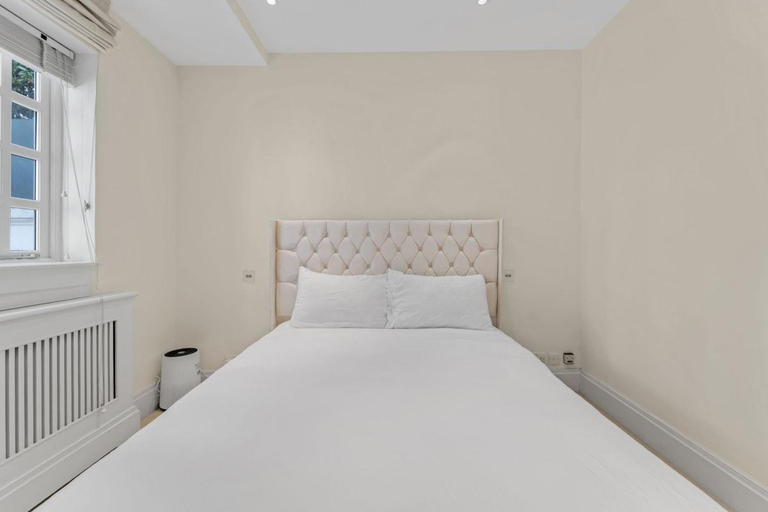 Bedroom 2, The Belgravia Place - Stunning & Bright 2BDR Home, London