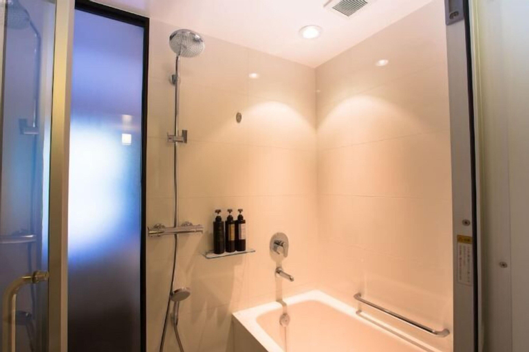 Bathroom 19