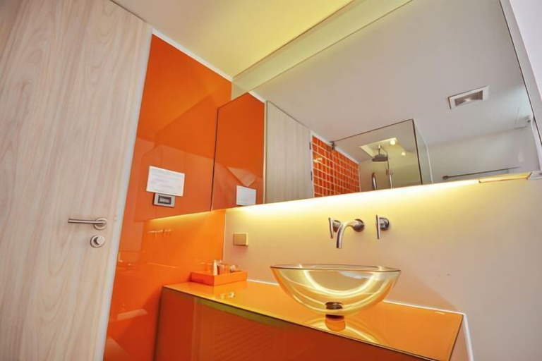Bathroom 10