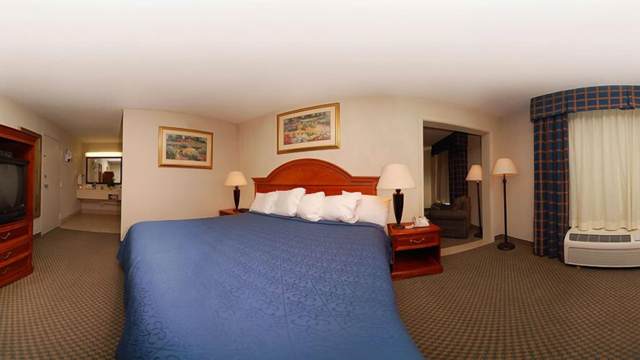 Bedroom 3, Texas Inn & Suites-Denton, Denton