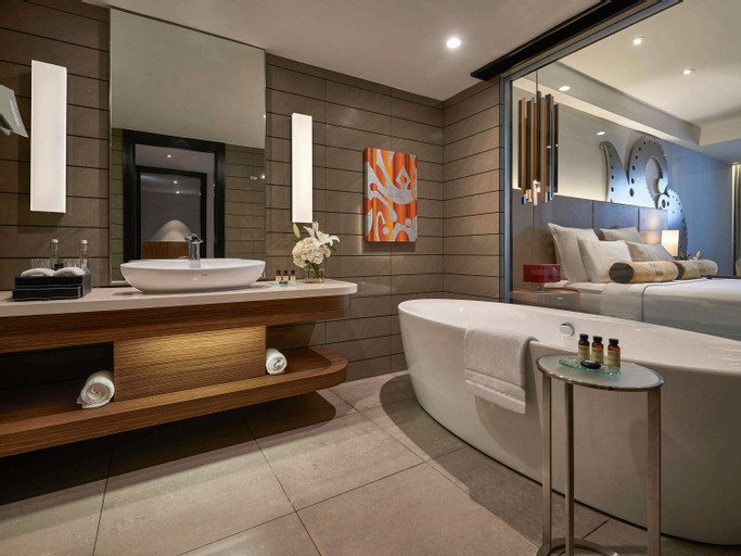 Bathroom 19