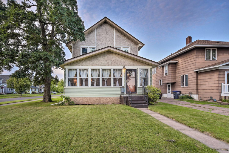 Elegant Superior Getaway Less Than 2 Mi to Downtown!, Douglas