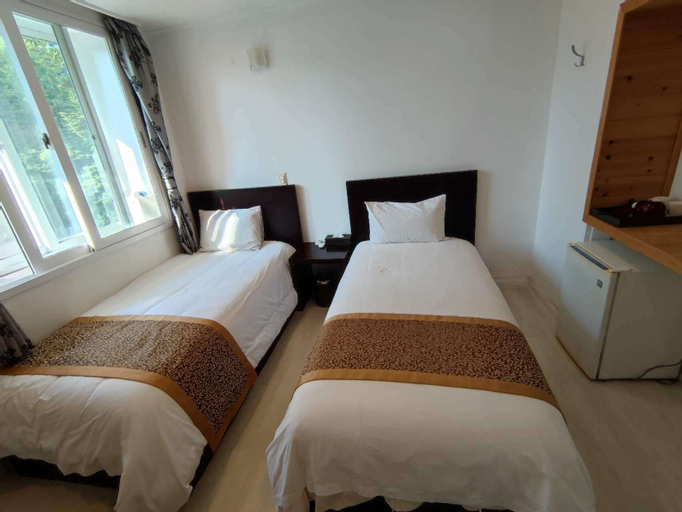 Bedroom 9