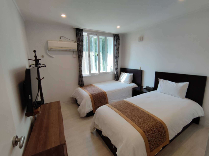 Bedroom 8