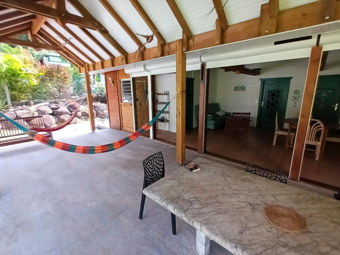 Facilities 2, Sous les manguiers, Pointe-Noire