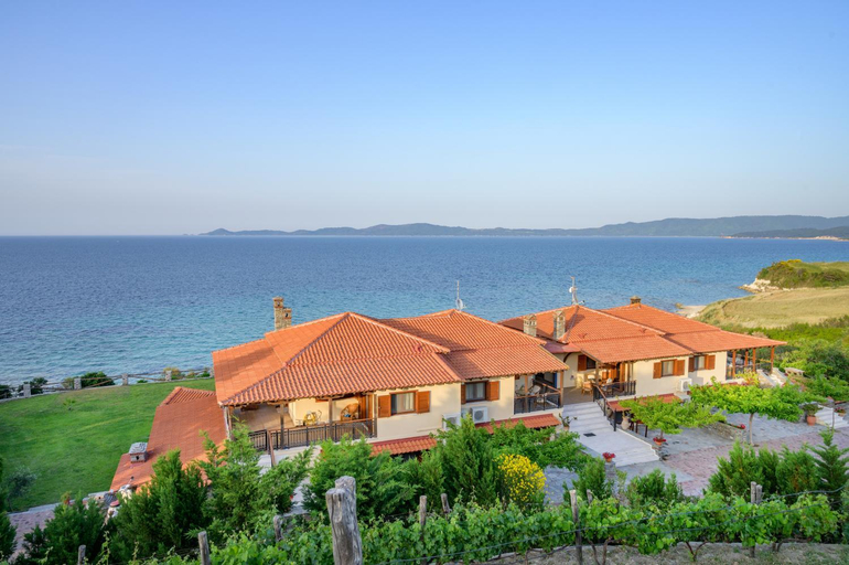 Others 3, Mpalmpanas Villas, Central Macedonia