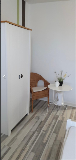 Others 5, Pension Souchon, Leer