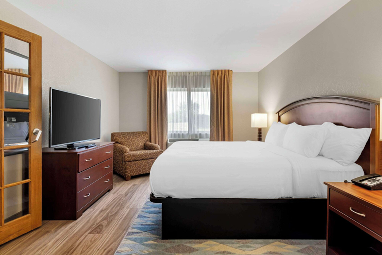 Bedroom 3, Comfort Inn Albert Lea at Trails Travel Center, Freeborn
