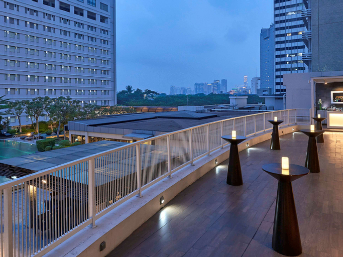 Exterior & Views 9
