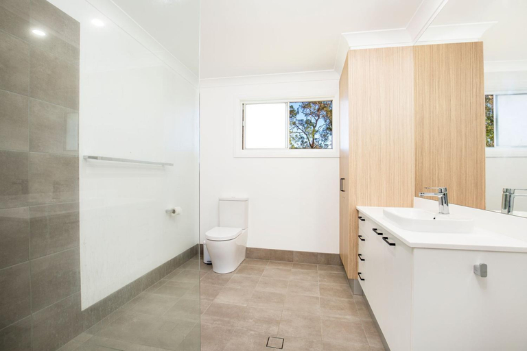 Bathroom, Nautilus Pet Friendly 5 Mins Walk to Bay, Shoalhaven - Pt B