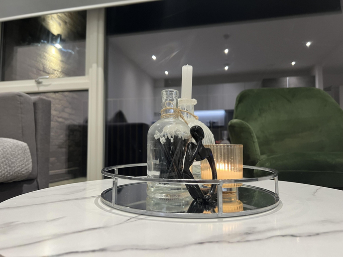 Food & Drinks, Riverside Retreat in Barking, London