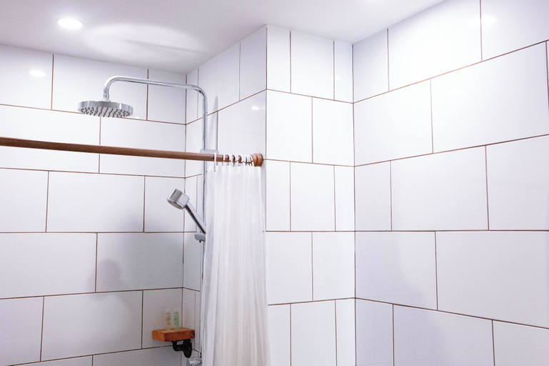 Bathroom 7