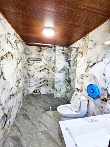 Bathroom 5, SKY HOTEL, Vangvieng
