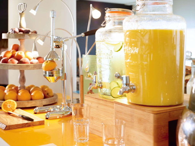 Food & Drinks 8