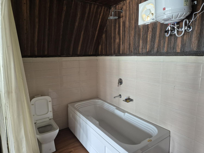 Bathroom 2, Da Shack, Mandi
