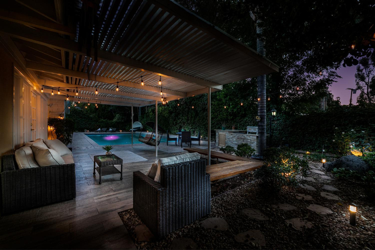 Food & Drinks, Villa Sausalito - Newly Designed 4BR HOUSE & POOL by Topanga, Los Angeles