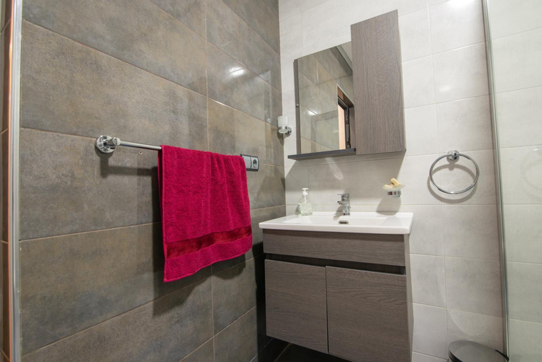 Bathroom 12